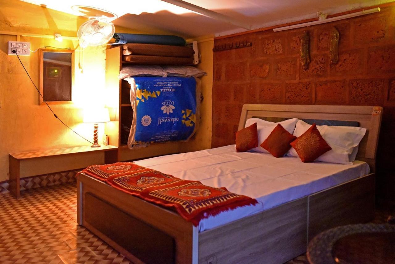 Turtle Beach House Vengurla Buitenkant foto